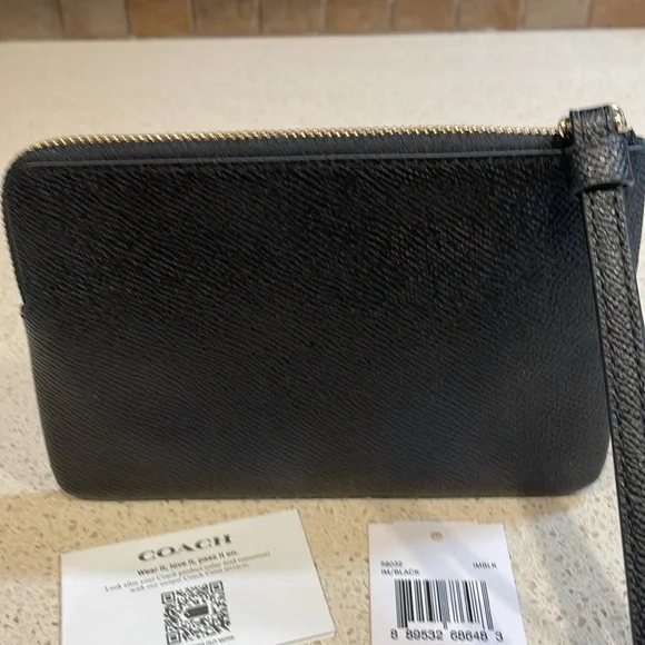 NWT Coach Midnight Black Pebbled Leather Wristlet MSRP $88 - Picture 4 of 5